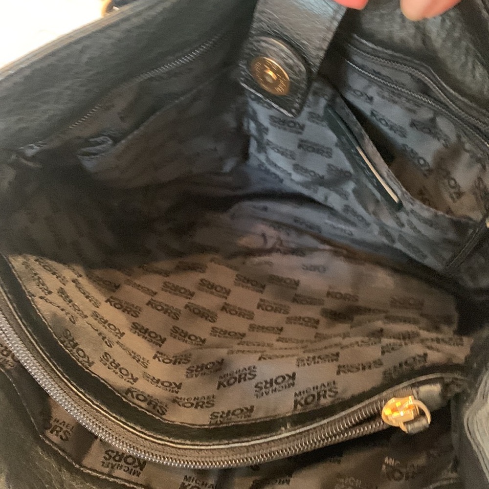 Michael Kors purse - Picture 9 of 11